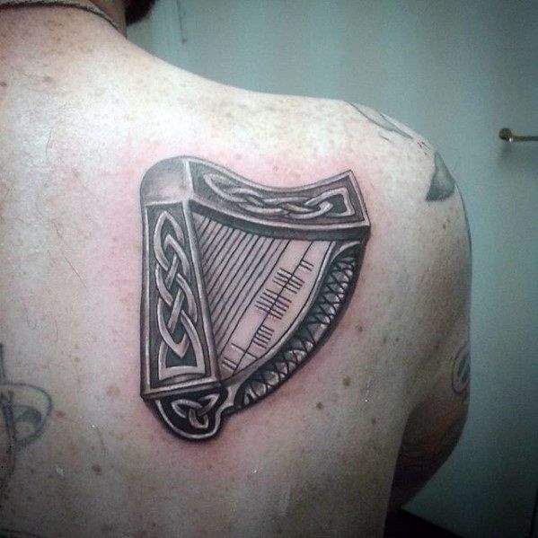 Harfe tattoo 109