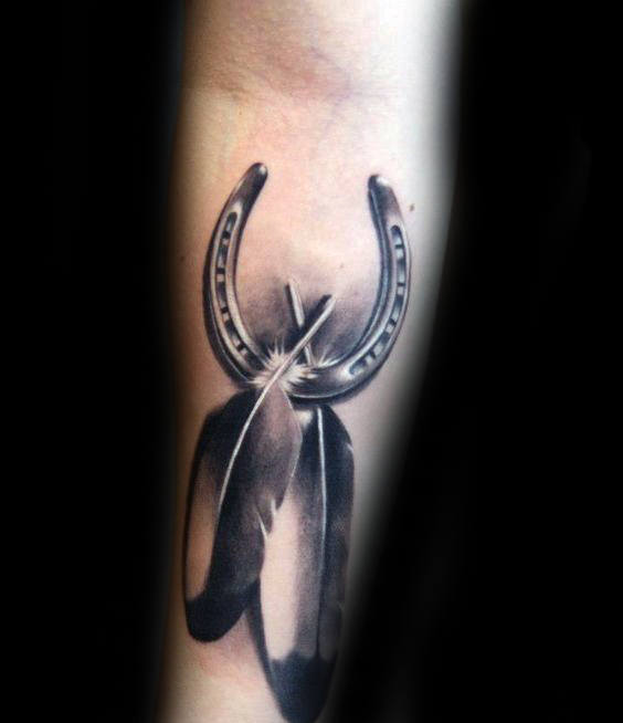 Pferdehufe Hufeise tattoo 23