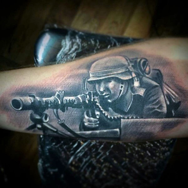 Pistole tattoo 11
