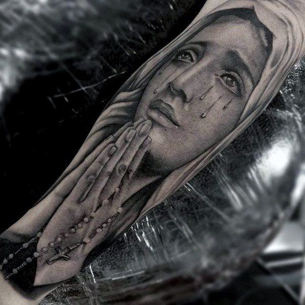Die 125 besten christliche Tattoos mit ihrer Bedeutung