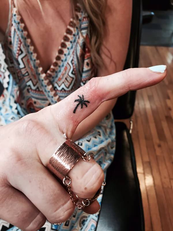 tattoo finger 142