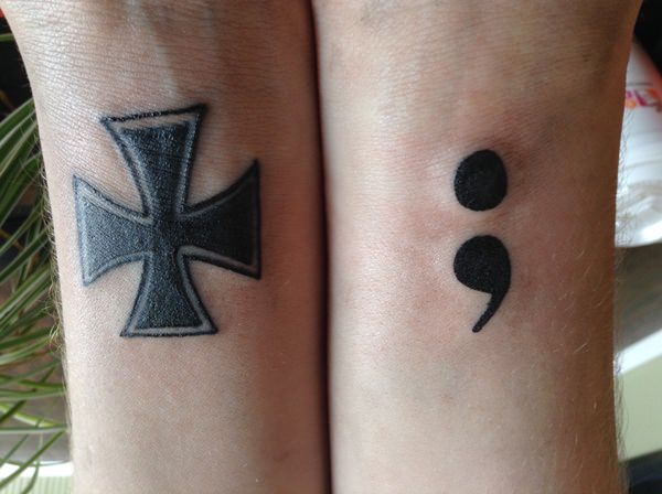 80 SemikolonTattoos Geschichte, Bedeutung und Design