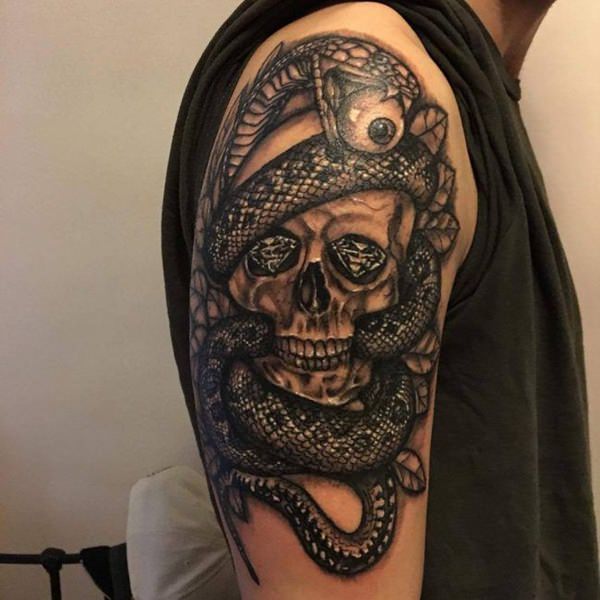 totenkopf tattoo 140