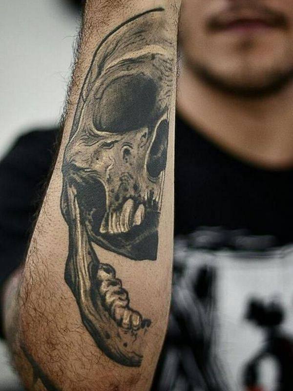 totenkopf tattoo 150