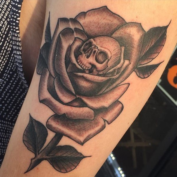 totenkopf tattoo 229