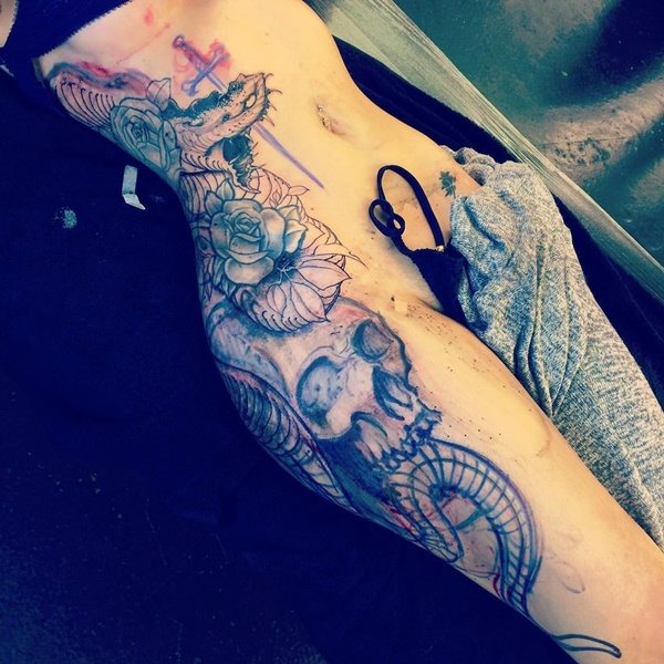 totenkopf tattoo 235