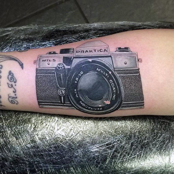 Kamera tattoo 07