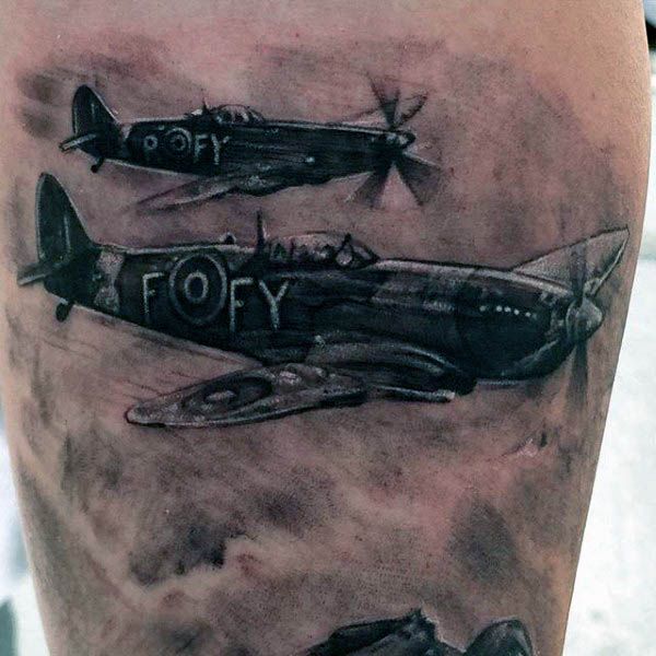 flugzeug tattoo 47