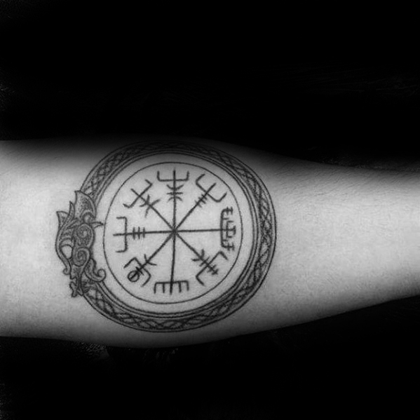 Sonntagwikinger Kompass Tattoo
