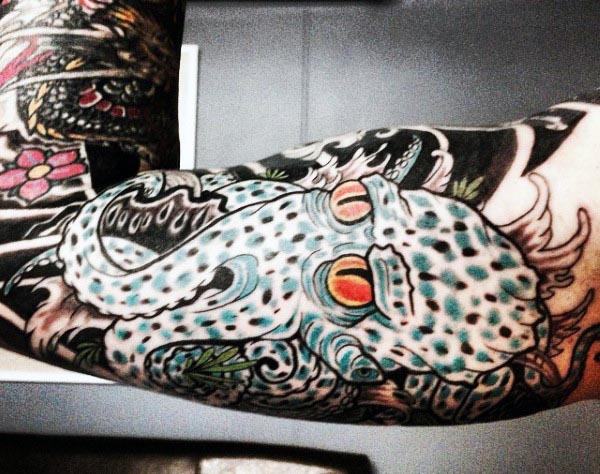 bizeps tattoo 305