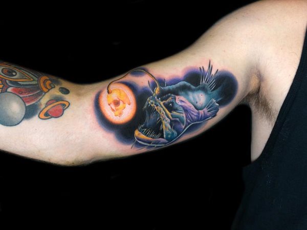 bizeps tattoo 977