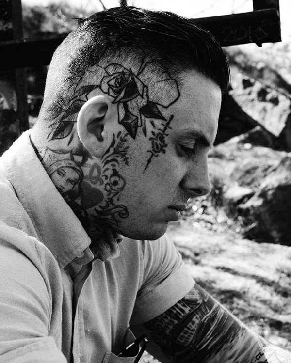 gesichts tattoo 429