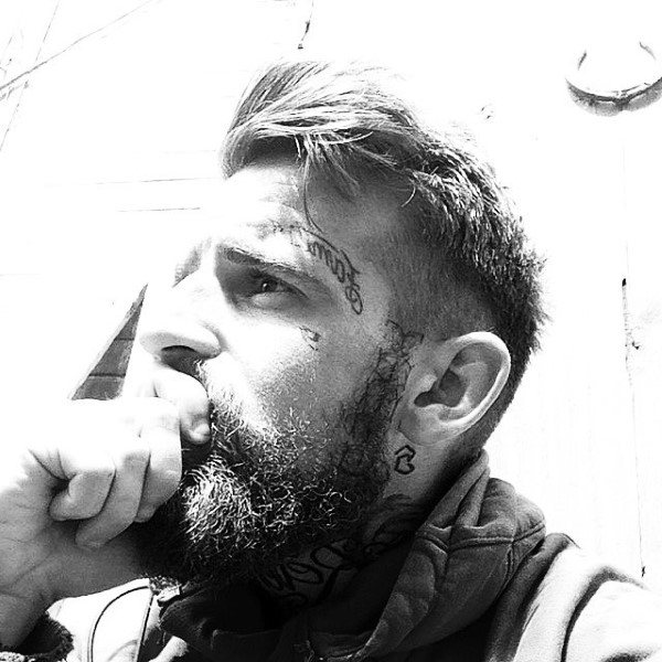 gesichts tattoo 505