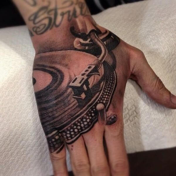 hand tattoo 325