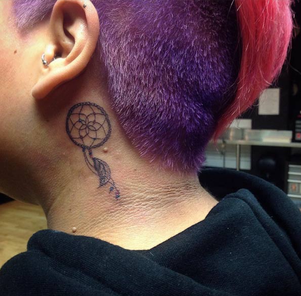 hinter dem ohr tattoo 325