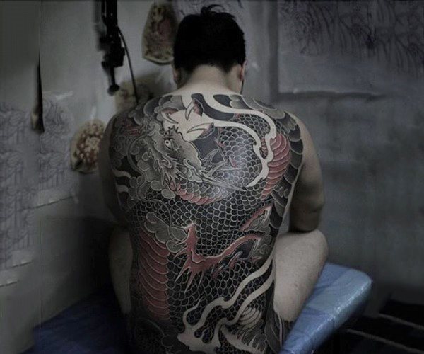 ruecken tattoo 317