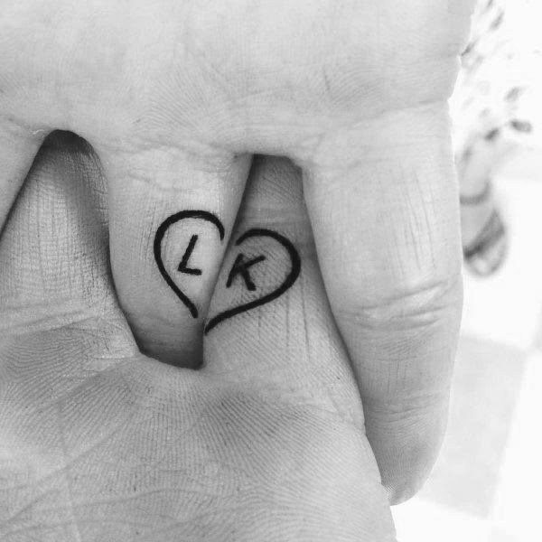 verliebte freunde tattoo 221