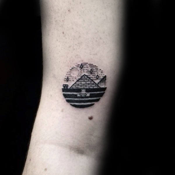 Agyptische Pyramiden tattoo 15