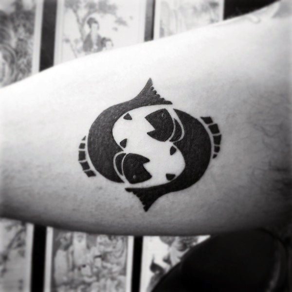 50 Tattoos mit dem Sternzeichen Fische (mit Bedeutungen)