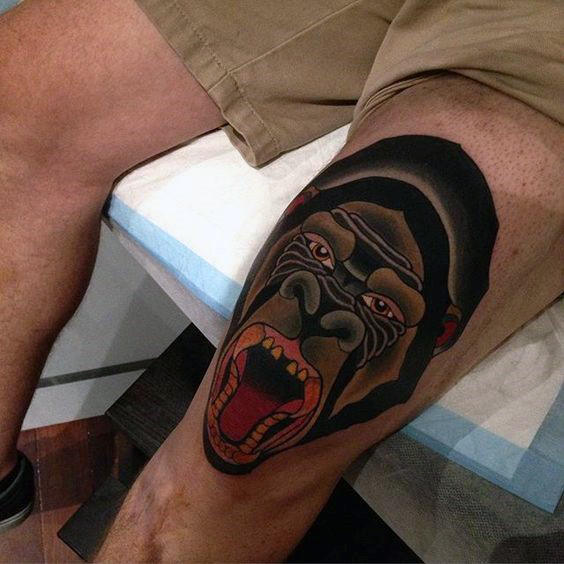 Knie tattoo 105