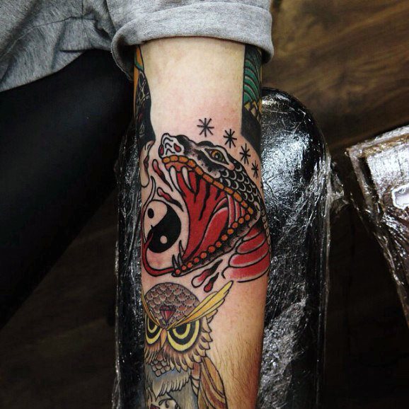 yin yang symbole tattoo 11