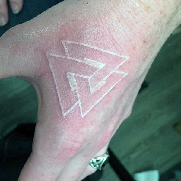 weisse farbe tattoo 01