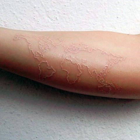 weisse farbe tattoo 105