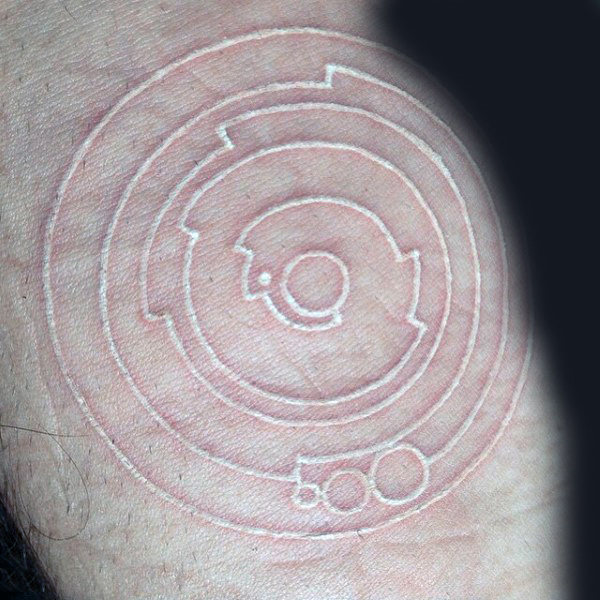 weisse farbe tattoo 215