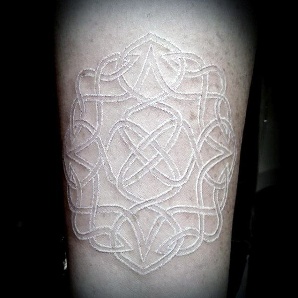 weisse farbe tattoo 45