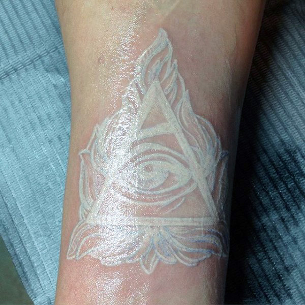weisse farbe tattoo 71