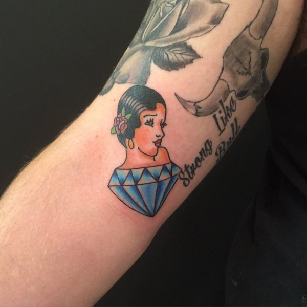 diamant tattoo 140