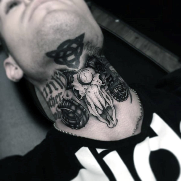 kehlen hals tattoo 126