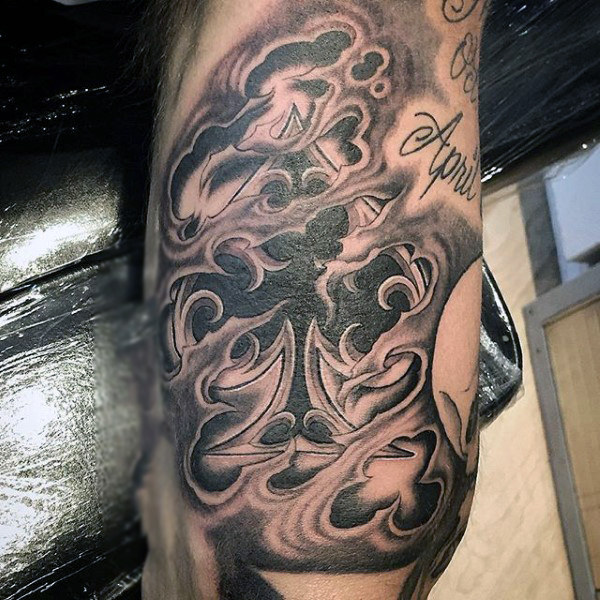 trizeps tattoo 08