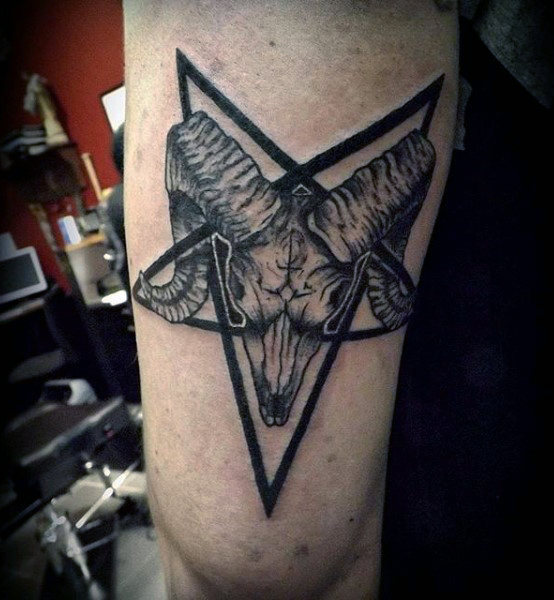 trizeps tattoo 44