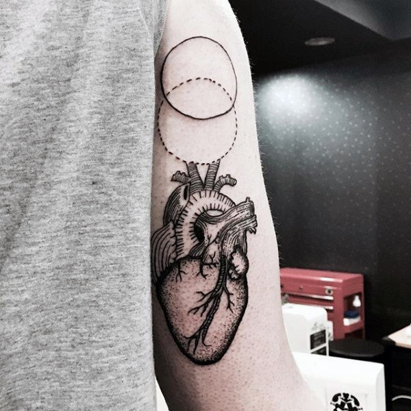 trizeps tattoo 48