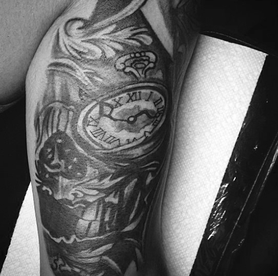 trizeps tattoo 52