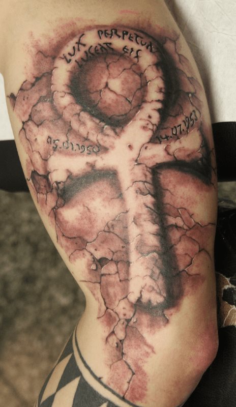 anj ankh kreuz tattoo 129