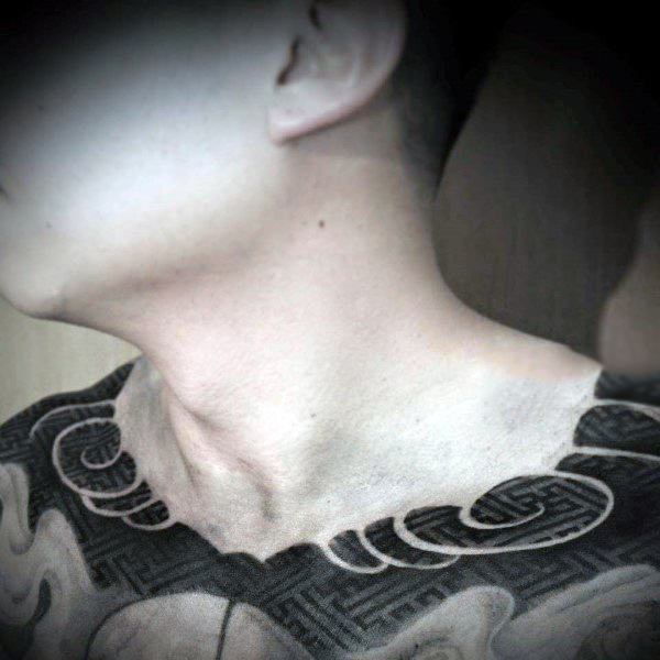 schlüsselbein tattoo 43