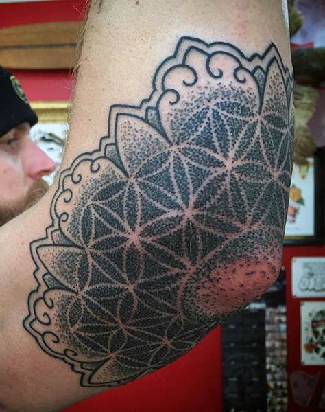 ellenbogen tattoo 29