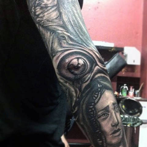 ellenbogen tattoo 37