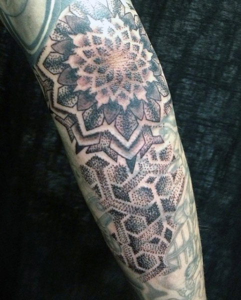 ellenbogen tattoo 39