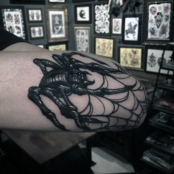 ellenbogen tattoo 47
