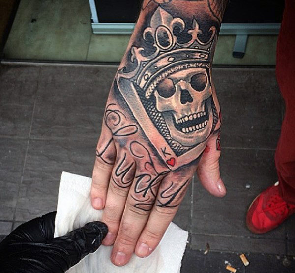 krone tattoo 111