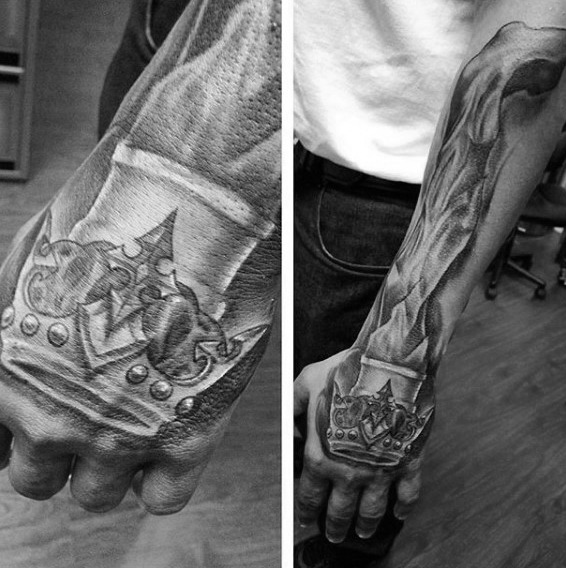 krone tattoo 15