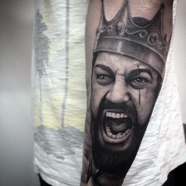 krone tattoo 167