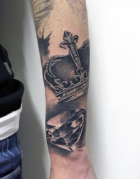 krone tattoo 61