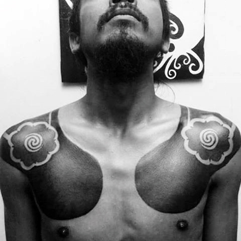schwarz blackwork tattoo 109