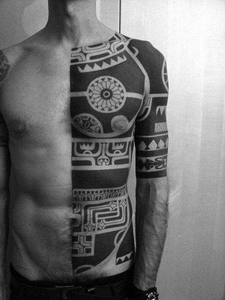 schwarz blackwork tattoo 125