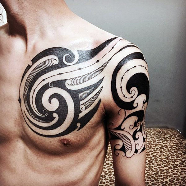 schwarz blackwork tattoo 131