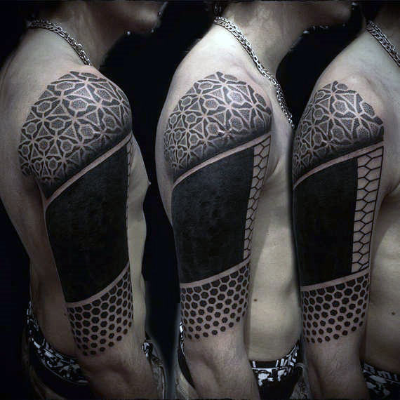 schwarz blackwork tattoo 45